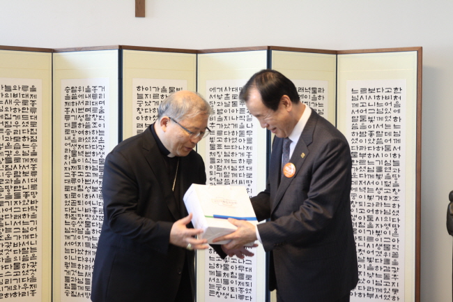 염수정 추기경 예방4