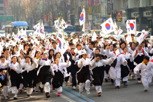 그 날의 함성을 느끼며